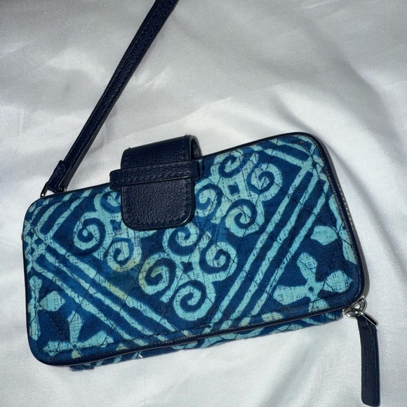 Vera Bradley Blue and White Clutch Wristlet - Picture 2 of 9